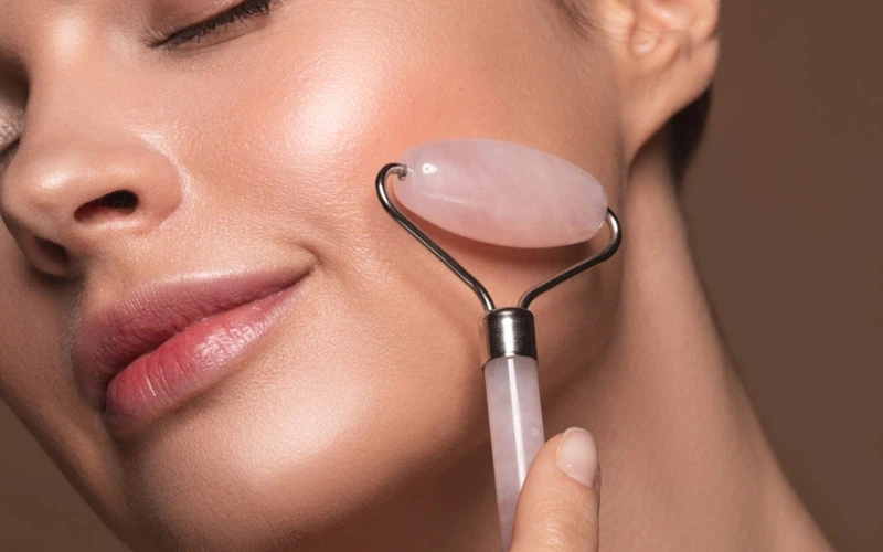 what is the jade roller for